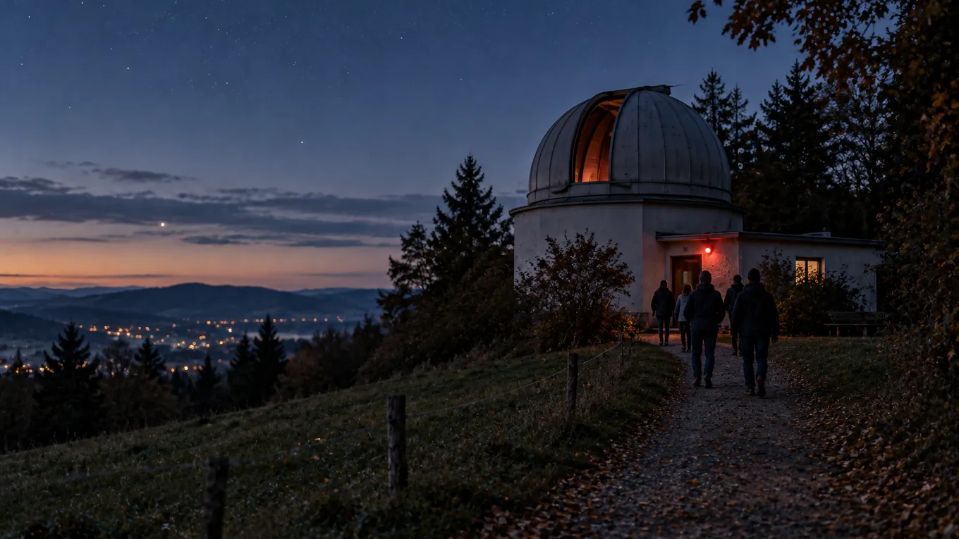 KI-generiertes Bild: KI-generierte redaktionelle Aufnahme einer allgemeinen Sternwarten-Besuchssituation im Herbst; kein konkreter Ort und kein Teleskopmodell sind dargestellt.