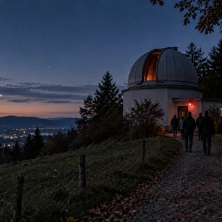 KI-generiertes Bild: KI-generierte redaktionelle Aufnahme einer allgemeinen Sternwarten-Besuchssituation im Herbst; kein konkreter Ort und kein Teleskopmodell sind dargestellt.
