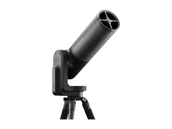 Blick in die Teleskopöffnung des Equinox 2 mit dreiarmiger Fangspiegelhalterung